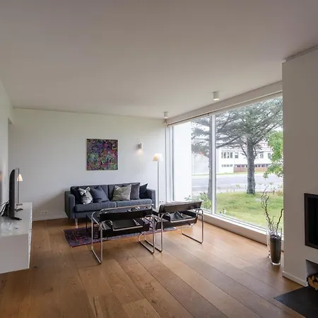 Stylish And Spacious Family *