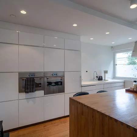 Apartment Stylish And Spacious Family