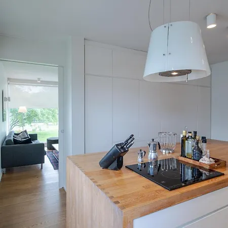 Stylish And Spacious Family Apartment