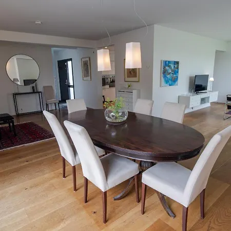 Apartment Stylish And Spacious Family Reykjavik